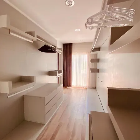 Dozo Suites *